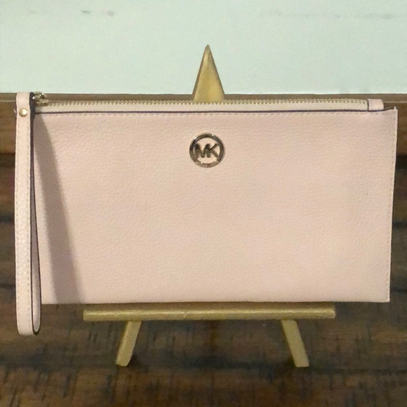 Michael Kors Light Pink Wristlet Clutch - Picture 1 of 7
